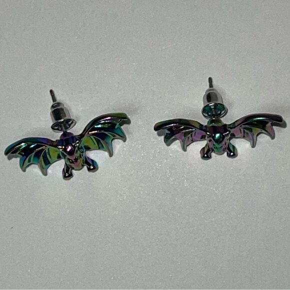 CHAMELEON CHROME BAT STUD EARRINGS - Picture 5 of 11
